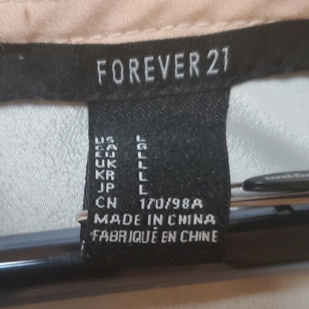 Stylish  Forever 21 Button Down Shirt L - Picture 2 of 4